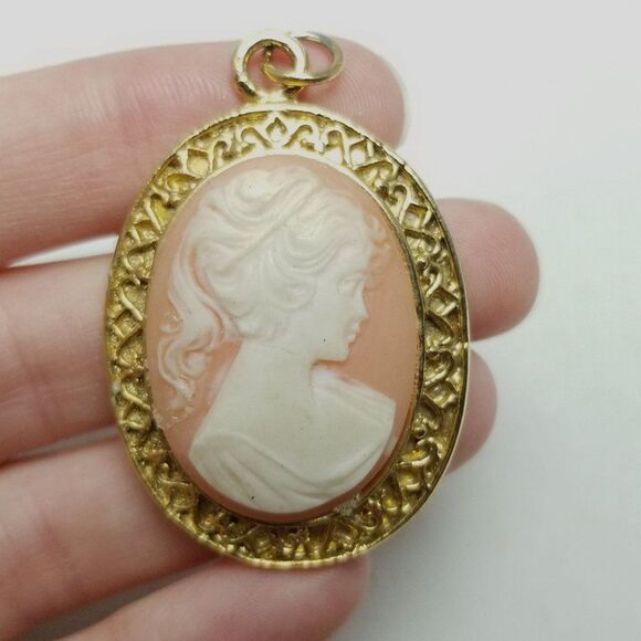 Vintage Cameo Pendant, Gold Tone Frame, Pink White Lady Portrait, Estate - Picture 1 of 5